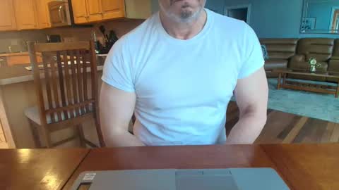 Snapshot of mark48130 chatting on 03.09.25 Mark online show from 03.09.25