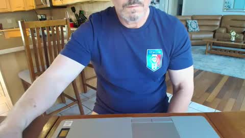 Snapshot of mark48130 chatting on 03.10.25 Mark online show from 03.10.25