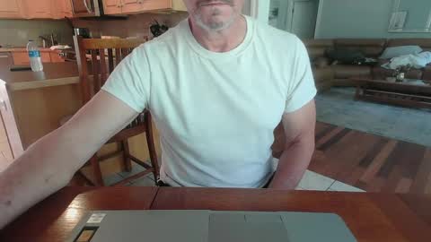 Snapshot of mark48130 chatting on 10.06.25 Mark online show from 10.06.25