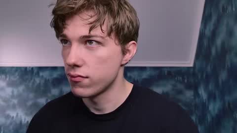 Snapshot of markshot_ chatting on 11.02.25 markshot_ online show from 11.02.25