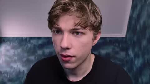 Snapshot of markshot_ chatting on 11.03.25 markshot_ online show from 11.03.25