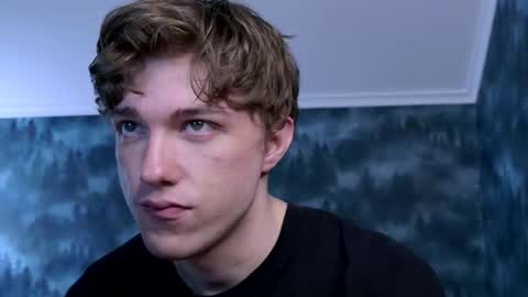 Snapshot of markshot_ chatting on 11.09.25 markshot_ online show from 11.09.25