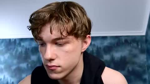 Snapshot of markshot_ chatting on 11.10.25 markshot_ online show from 11.10.25