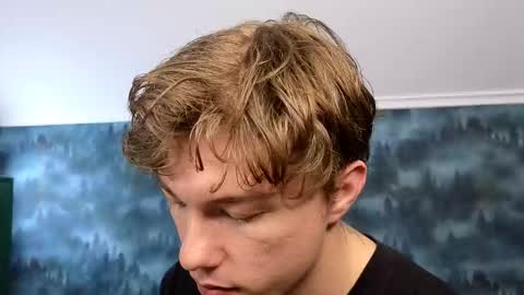 Snapshot of markshot_ chatting on 11.11.25 markshot_ online show from 11.11.25