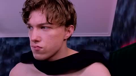 Snapshot of markshot_ chatting on 11.14.25 markshot_ online show from 11.14.25