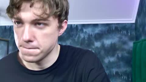 Snapshot of markshot_ chatting on 11.17.25 markshot_ online show from 11.17.25