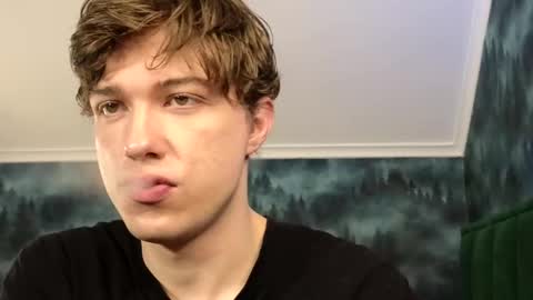 Snapshot of markshot_ chatting on 11.21.25 markshot_ online show from 11.21.25