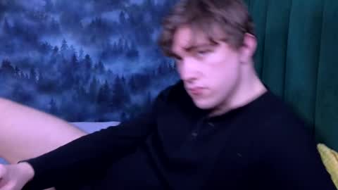 Snapshot of markshot_ chatting on 12.02.25 markshot_ online show from 12.02.25