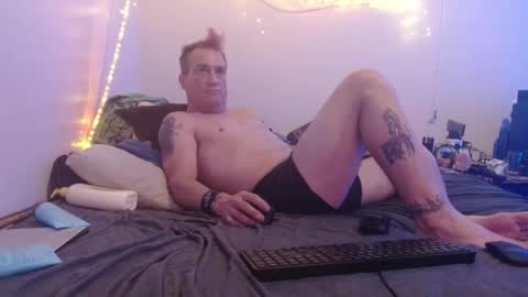 Snapshot of markymark101825061 chatting on 01.20.25 markymark101825061 online show from 01.20.25