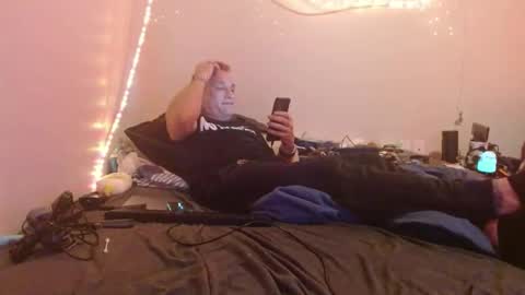 Snapshot of markymark101825061 chatting on 01.26.25 markymark101825061 online show from 01.26.25