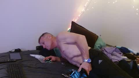 Snapshot of markymark101825061 chatting on 02.12.25 markymark101825061 online show from 02.12.25