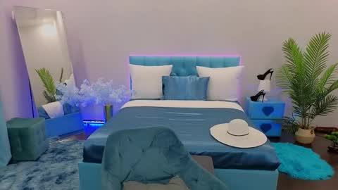 Snapshot of marladewis chatting on 09.21.25 MarlaDewis online show from 09.21.25