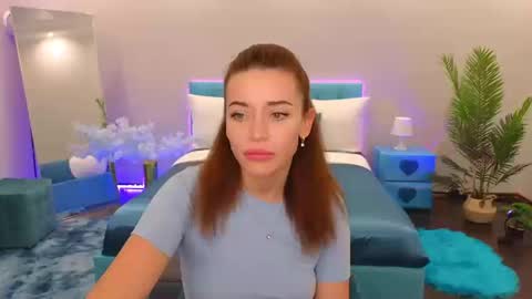 Snapshot of marladewis chatting on 10.14.25 MarlaDewis online show from 10.14.25