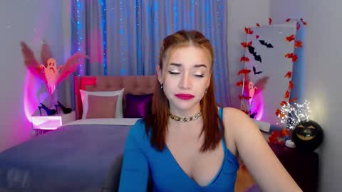 Snapshot of marladewis chatting on 10.19.25 MarlaDewis online show from 10.19.25