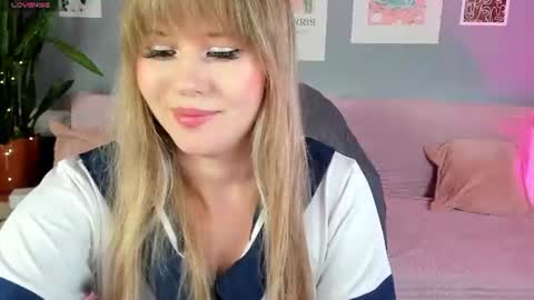 Snapshot of marmel199 chatting on 06.14.26 Liza online show from 06.14.26