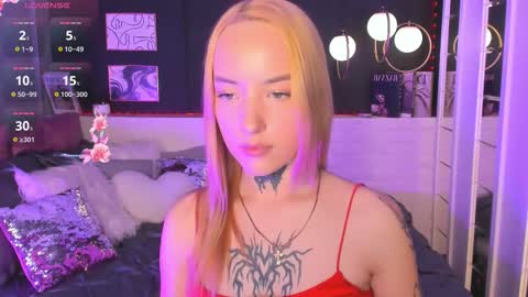 Snapshot of marquise_villaret chatting on 03.01.26 marquise_villaret online show from 03.01.26