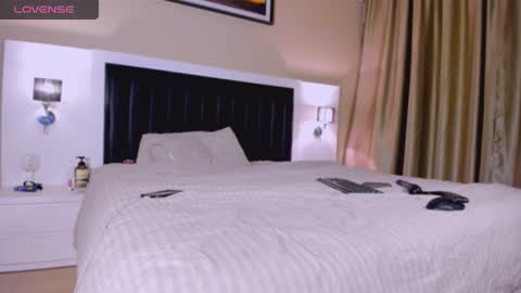 Mari online show from 10.26.25