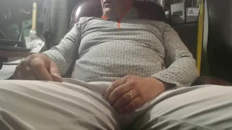 Snapshot of marrieddad19751975 chatting on 05.19.26 only fans marrieddad19751975 online show from 05.19.26