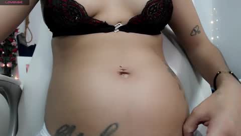 Snapshot of marry_queen_ chatting on 02.19.25 Marry online show from 02.19.25