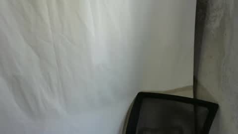 Snapshot of marryme_babe69 chatting on 10.18.25 Rose online show from 10.18.25