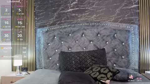 Snapshot of marscarlett chatting on 12.22.25 marscarlett online show from 12.22.25