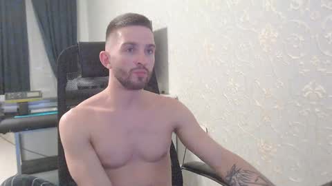 Snapshot of marselle_looker chatting on 02.06.25 Marselle online show from 02.06.25