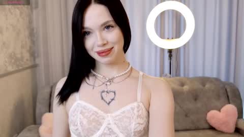 Snapshot of marshmal1ow_girl chatting on 02.27.26 Eva online show from 02.27.26