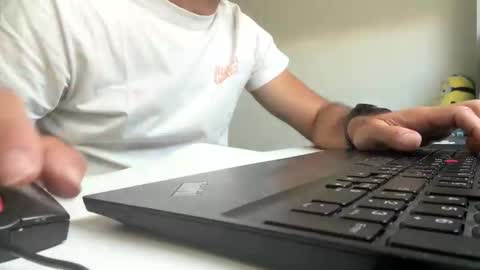 Snapshot of marsupilami_82_ chatting on 05.25.26 marsupilami_82_ online show from 05.25.26