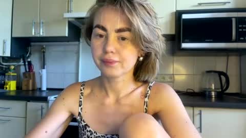 Snapshot of martaluna_ chatting on 07.01.26 Marta online show from 07.01.26