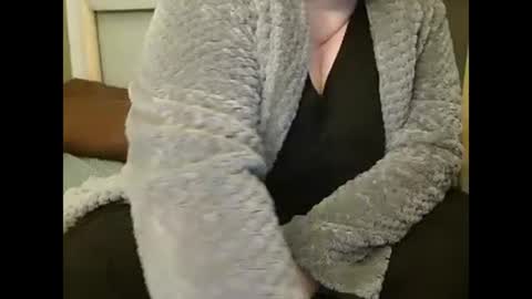 Snapshot of marthabriest chatting on 01.06.25 Martha online show from 01.06.25