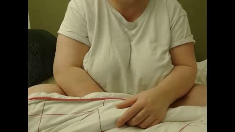 Snapshot of marthabriest chatting on 02.04.25 Martha online show from 02.04.25