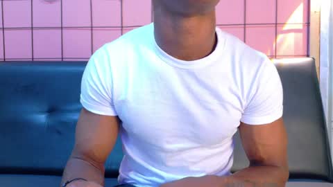 Snapshot of martin_killer chatting on 04.10.26 Martin online show from 04.10.26