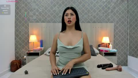 Snapshot of martina_ayala chatting on 04.19.26 Martina online show from 04.19.26