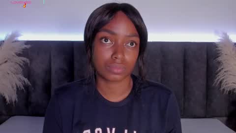 Laura online show from 09.12.25