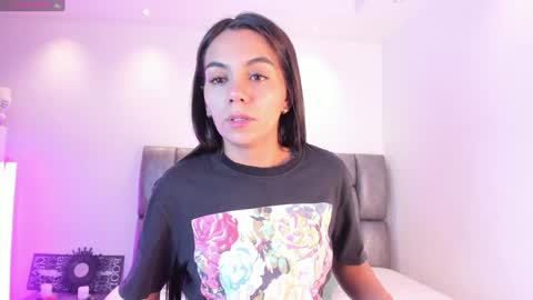 Snapshot of martina_mancinii chatting on 12.24.24 Martina online show from 12.24.24