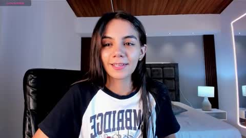 Snapshot of martina_mancinii chatting on 02.21.25 Martina online show from 02.21.25