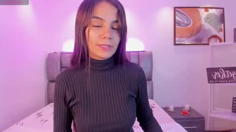 Snapshot of martina_mancinii chatting on 03.05.25 Martina online show from 03.05.25