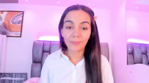 Snapshot of martina_mancinii chatting on 10.10.25 Martina online show from 10.10.25
