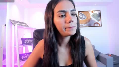 Snapshot of martina_mancinii chatting on 05.25.26 Martina online show from 05.25.26