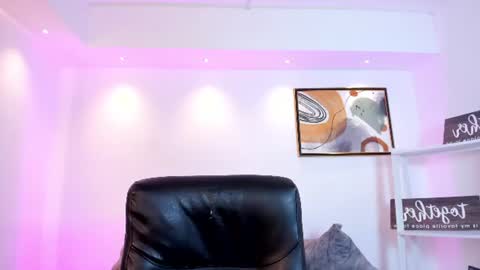 Snapshot of martina_mancinii chatting on 07.10.26 Martina online show from 07.10.26