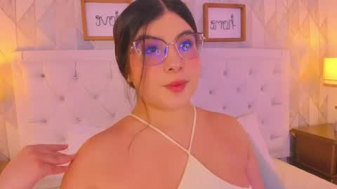 Snapshot of martina_rivera_ chatting on 05.08.26 Martina online show from 05.08.26