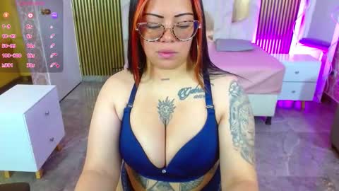 Hey im martina online show from 11.13.25
