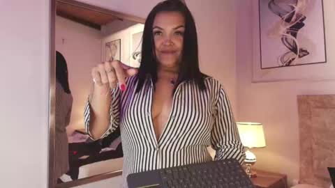NATALIA ON A TRAVEL FROM DECEMBER 6TH TO THE 9TH ENJOY ME BEFORE I LEAVE online show from 01.24.25