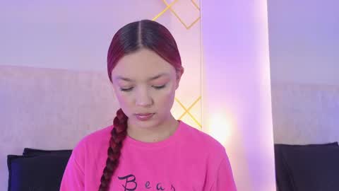 Snapshot of martinaa_garcia chatting on 05.19.26 Martina online show from 05.19.26