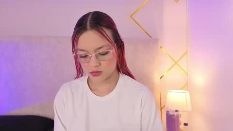 Snapshot of martinaa_garcia chatting on 05.24.26 Martina online show from 05.24.26