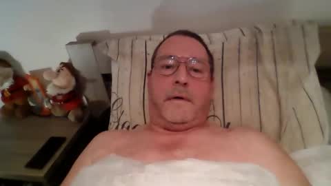 Snapshot of martinb62 chatting on 10.16.25 Hotguy61 online show from 10.16.25