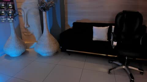 Martinna Bonnet online show from 02.01.25