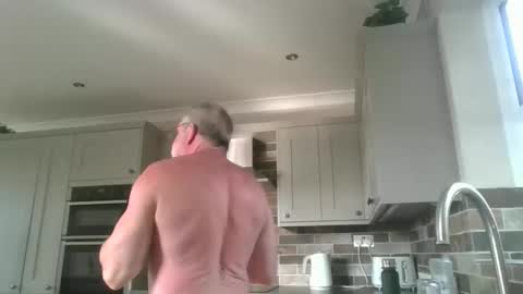 Snapshot of martinrgbxxxx chatting on 05.27.26 martinrgbxxxx online show from 05.27.26