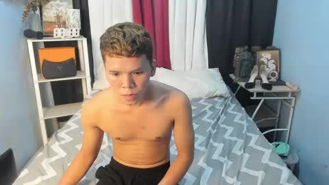 Snapshot of marvin_nextdoor69 chatting on 02.06.25 marvin_nextdoor69 online show from 02.06.25