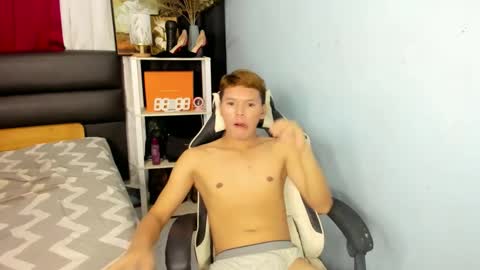 Snapshot of marvin_nextdoor69 chatting on 02.14.25 marvin_nextdoor69 online show from 02.14.25